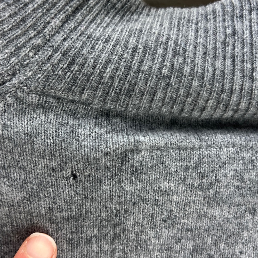 Lot Of Cashmere Sweaters Flawed Crafting DIY Mending Projects Gray Purple Soft - Picture 12 of 12